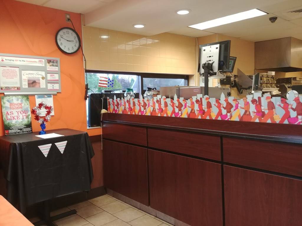 Dunkin | bakery | 4 Rainbow Rd, East Granby, CT 06026, USA | 8606530883 OR +1 860-653-0883