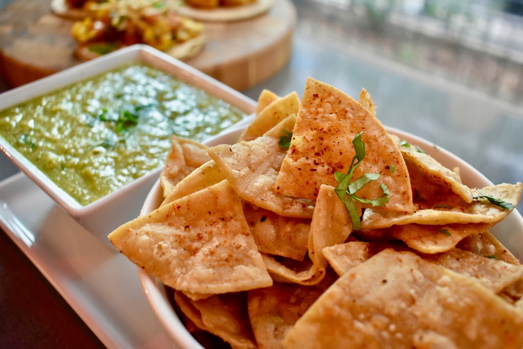 Bombay Taqueria | restaurant | 330 E Ohio St, Chicago, IL 60611, USA | 3129550733 OR +1 312-955-0733