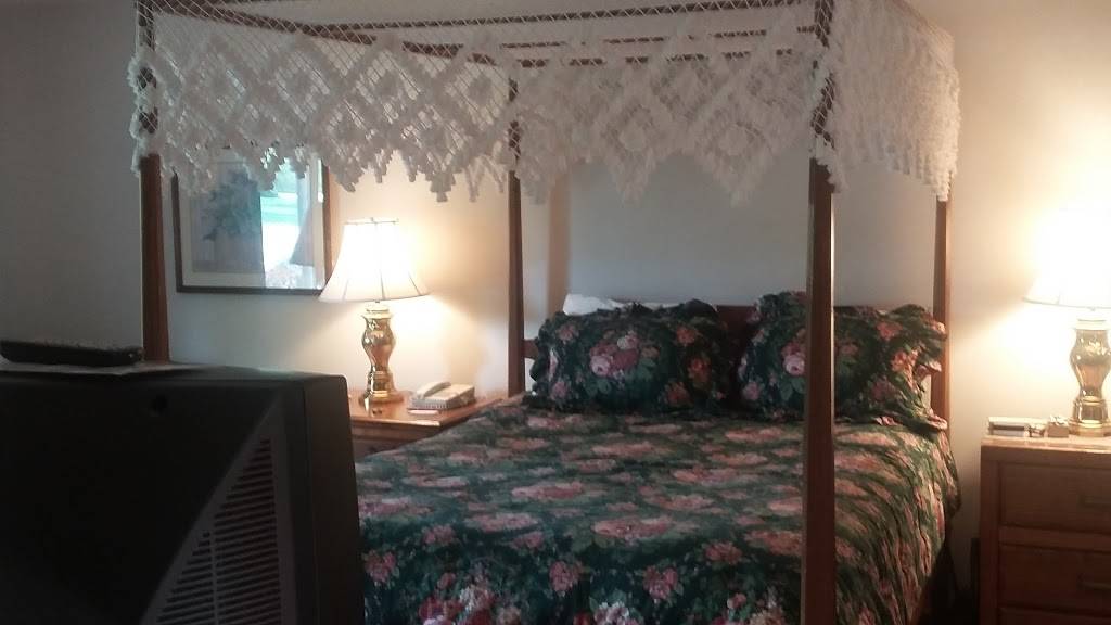 Crescent Lodge & Country Inn | restaurant | 5854 Paradise Valley Rd, Cresco, PA 18326, USA | 5705957486 OR +1 570-595-7486