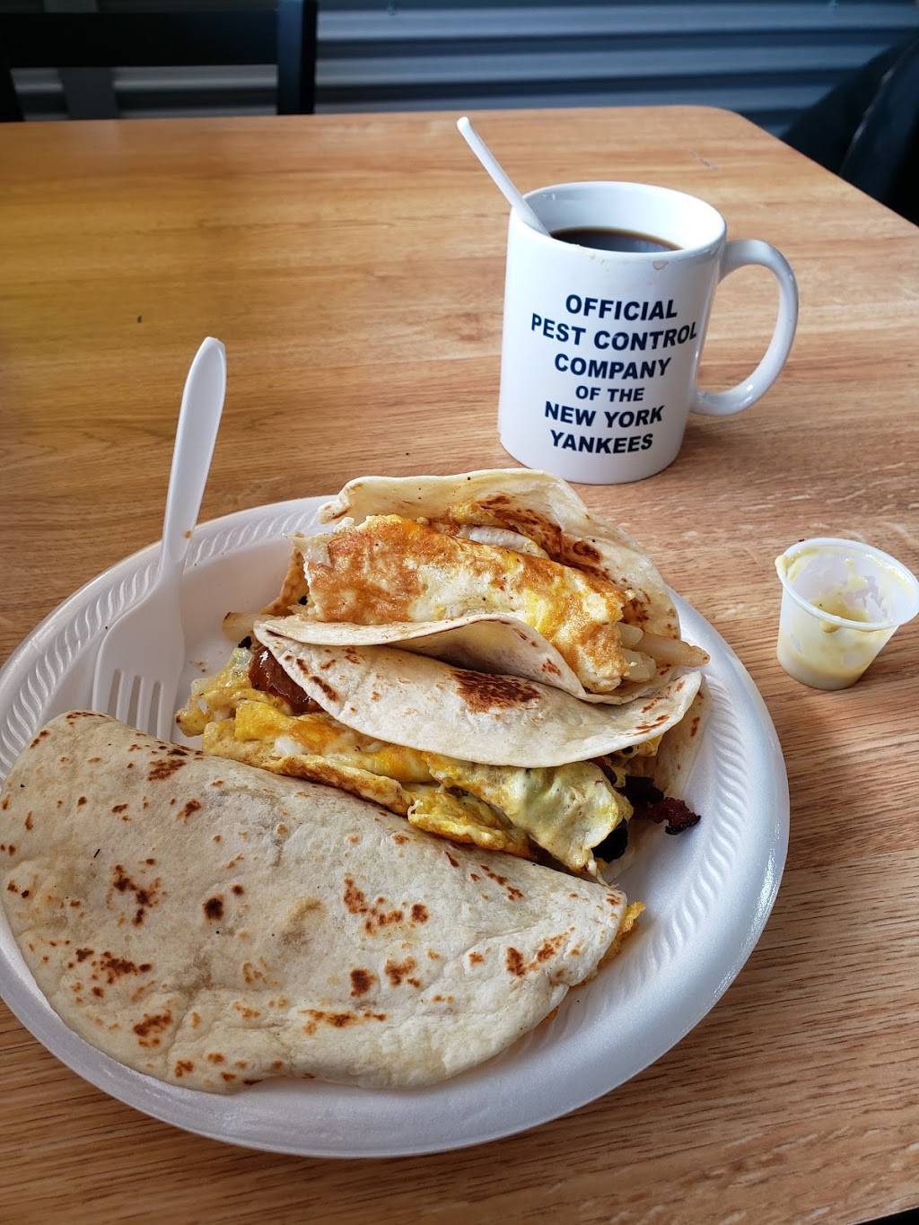 Tacos La Banqueta Puro DF | restaurant | 1305 N Carroll Ave, Dallas, TX 75204, USA | 2148231260 OR +1 214-823-1260