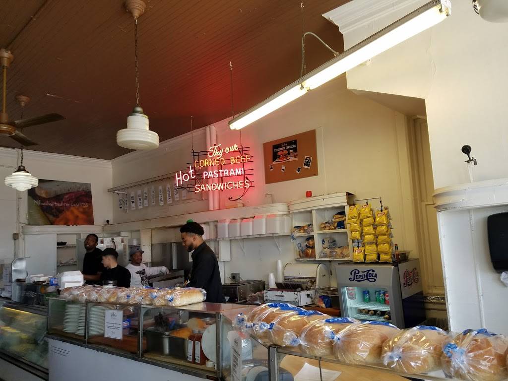 Jakes Deli North | meal delivery | 1634 W North Ave, Milwaukee, WI 53205, USA | 4145621272 OR +1 414-562-1272