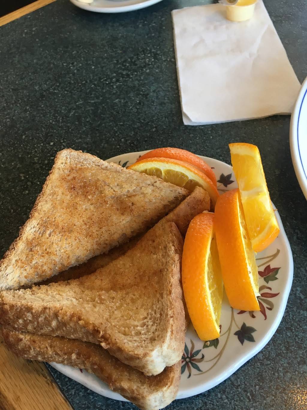 Canadiana Dining Lounge | restaurant | 2454 Lake Shore Blvd W, Etobicoke, ON M8V 1C9, Canada | 4162515442 OR +1 416-251-5442