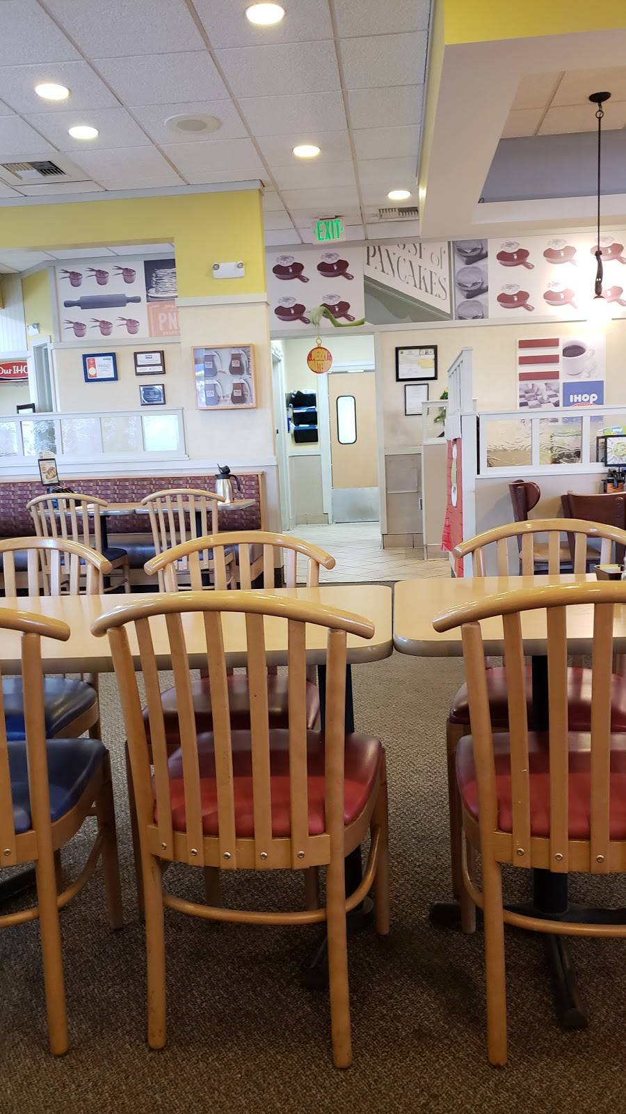 IHOP | bakery | 180 N 11th Ave, Hanford, CA 93230, USA | 5595839863 OR +1 559-583-9863