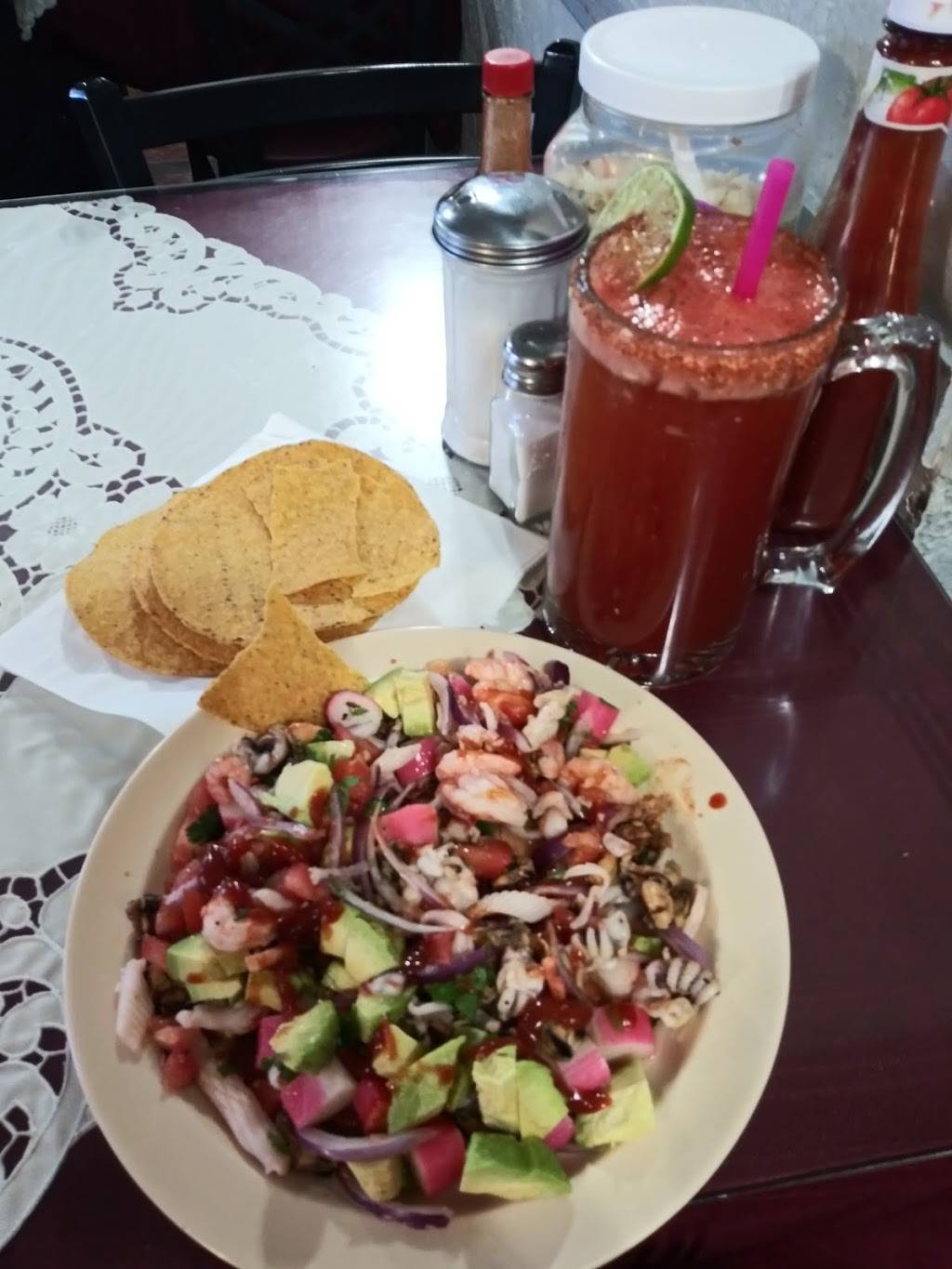 El Amanecer Salvadoreño | restaurant | 3059 W 8th St, Los Angeles, CA 90005, USA | 2133822591 OR +1 213-382-2591