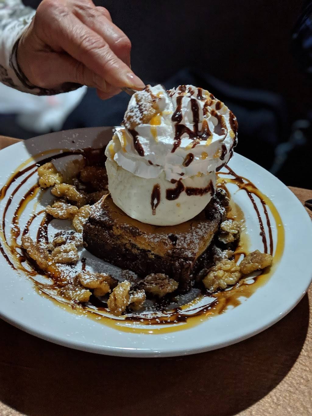 The Flying Monkey Grill & Bar | restaurant | 20 Lindbergh Dr, Hartford, CT 06114, USA | 8607264971 OR +1 860-726-4971