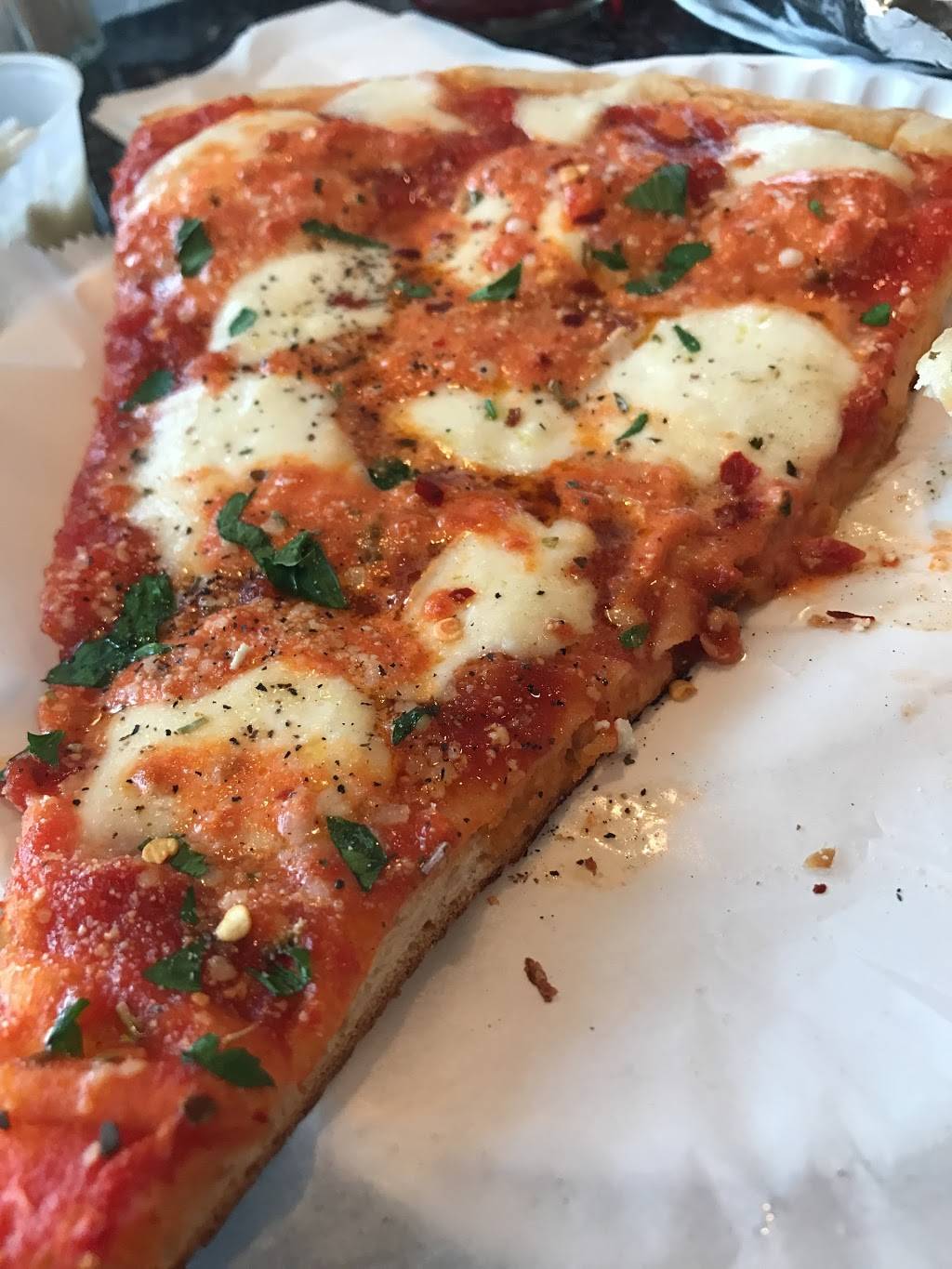 Vaccaros Pizza | restaurant | 88-02 Little Neck Pkwy, Queens, NY 11001, USA | 7183474143 OR +1 718-347-4143