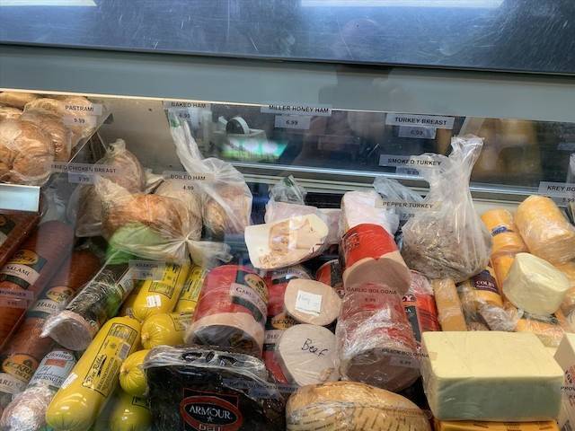 Kellys Butcher Shop & Deli | restaurant | 804 S Main St, Troy, IL 62294, USA | 6186676268 OR +1 618-667-6268