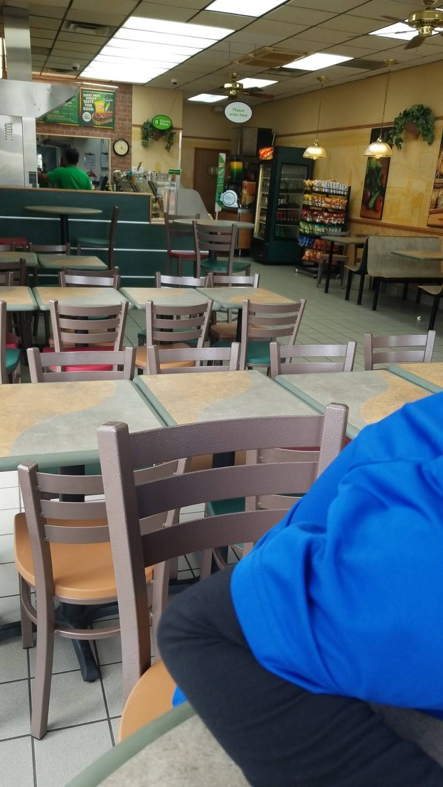 Subway | restaurant | 5050 W Corunna Rd, Flint, MI 48532, USA | 8102497281 OR +1 810-249-7281