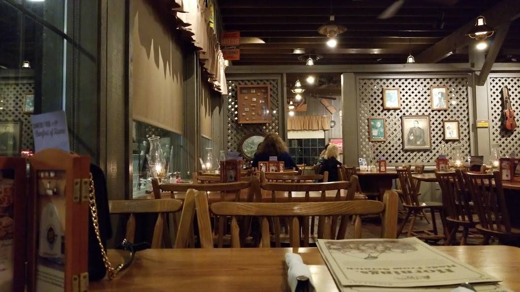 Cracker Barrel Old Country Store | restaurant | 1960 Mel Browning St, Bowling Green, KY 42104, USA | 2708438087 OR +1 270-843-8087