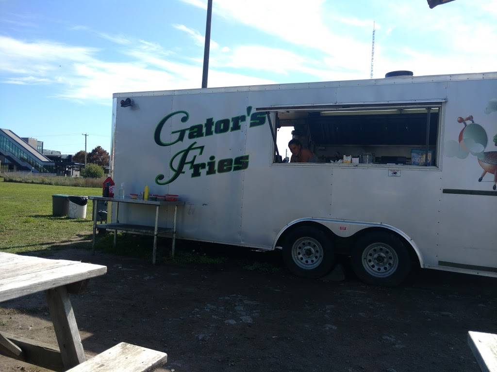 Gators Fries | restaurant | 192 College St E, Belleville, ON K8N 2V7, Canada | 6139221488 OR +1 613-922-1488
