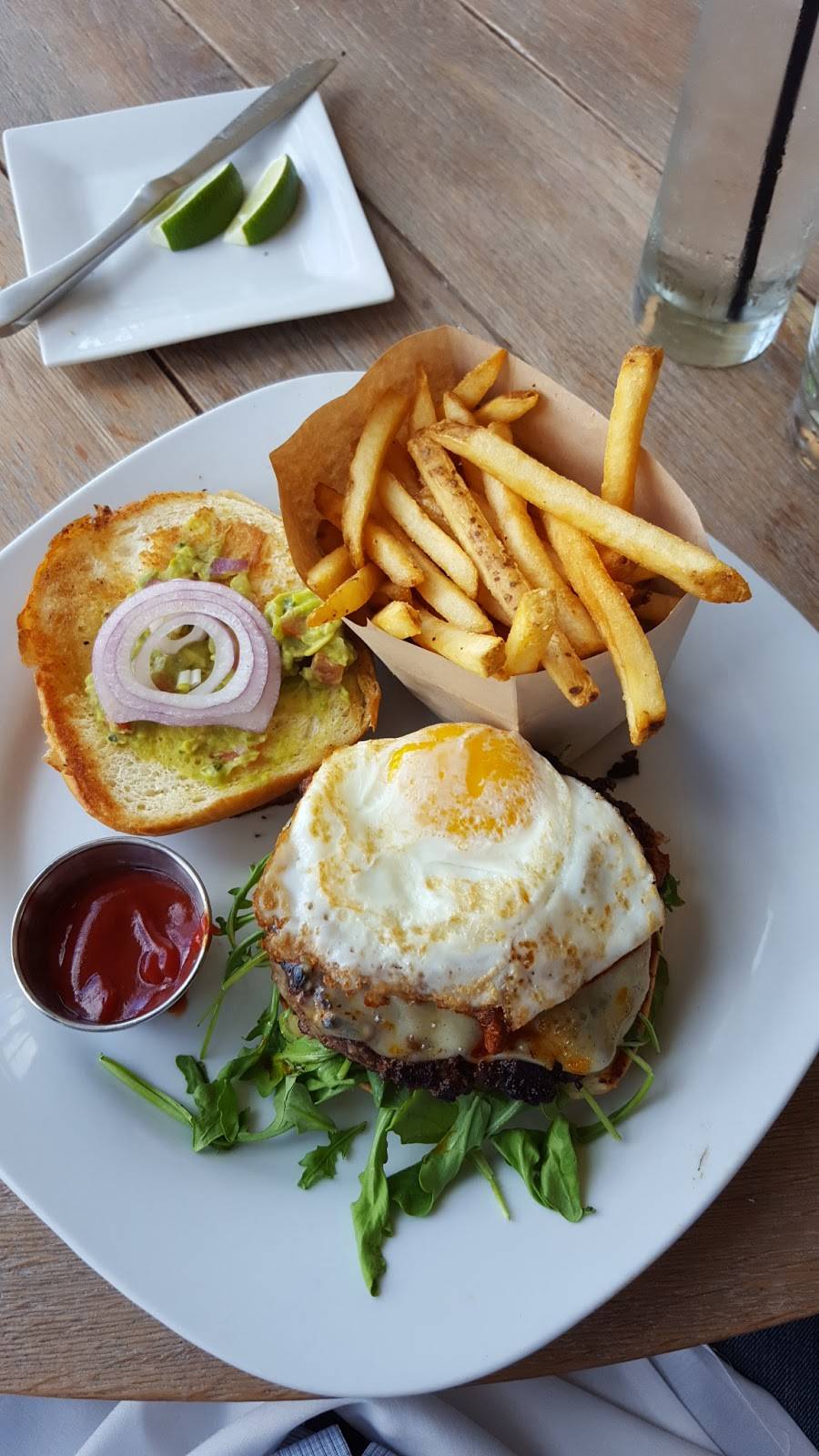 Vintana Wine + Dine | restaurant | 1205 Auto Park Way, Escondido, CA 92029, USA | 7607457777 OR +1 760-745-7777