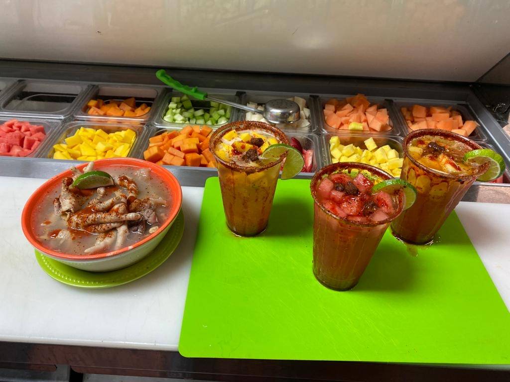 Tamales y Antojitos Mexicanos La Waxolota | restaurant | 3255 Middlefield Rd, Menlo Park, CA 94025, USA | 6502573313 OR +1 650-257-3313