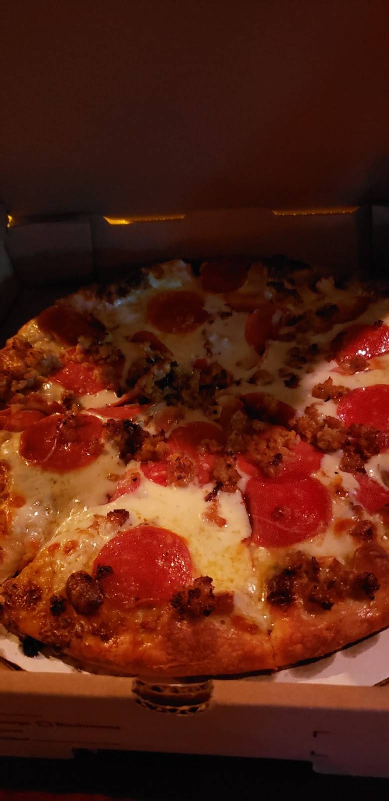 Whiskey Bobs Saloon | restaurant | 210 Meijer Dr, Lafayette, IN 47905, USA | 7652503222 OR +1 765-250-3222