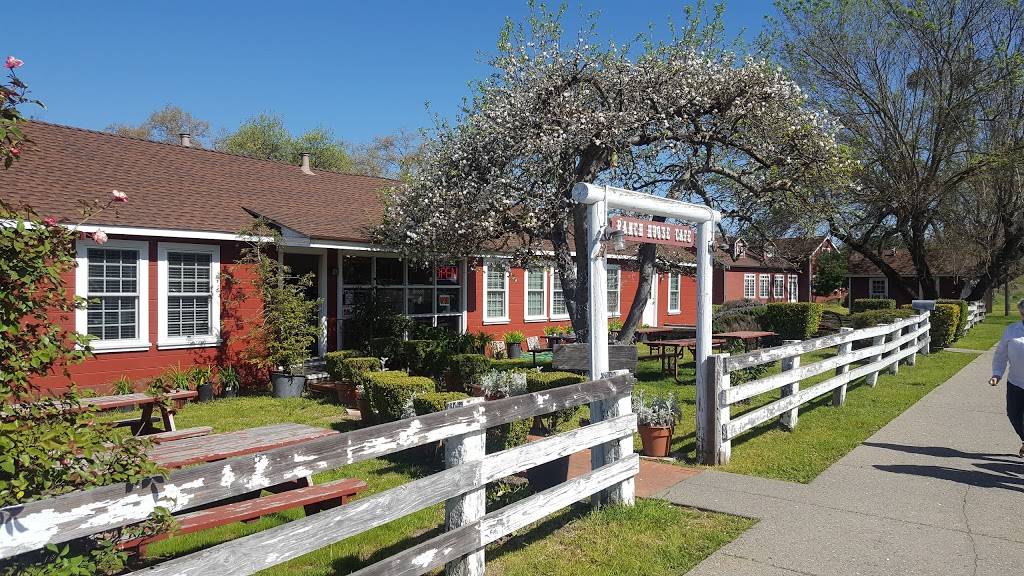 Ranch House | restaurant | 1012 School St, Moraga, CA 94556, USA | 9253765127 OR +1 925-376-5127