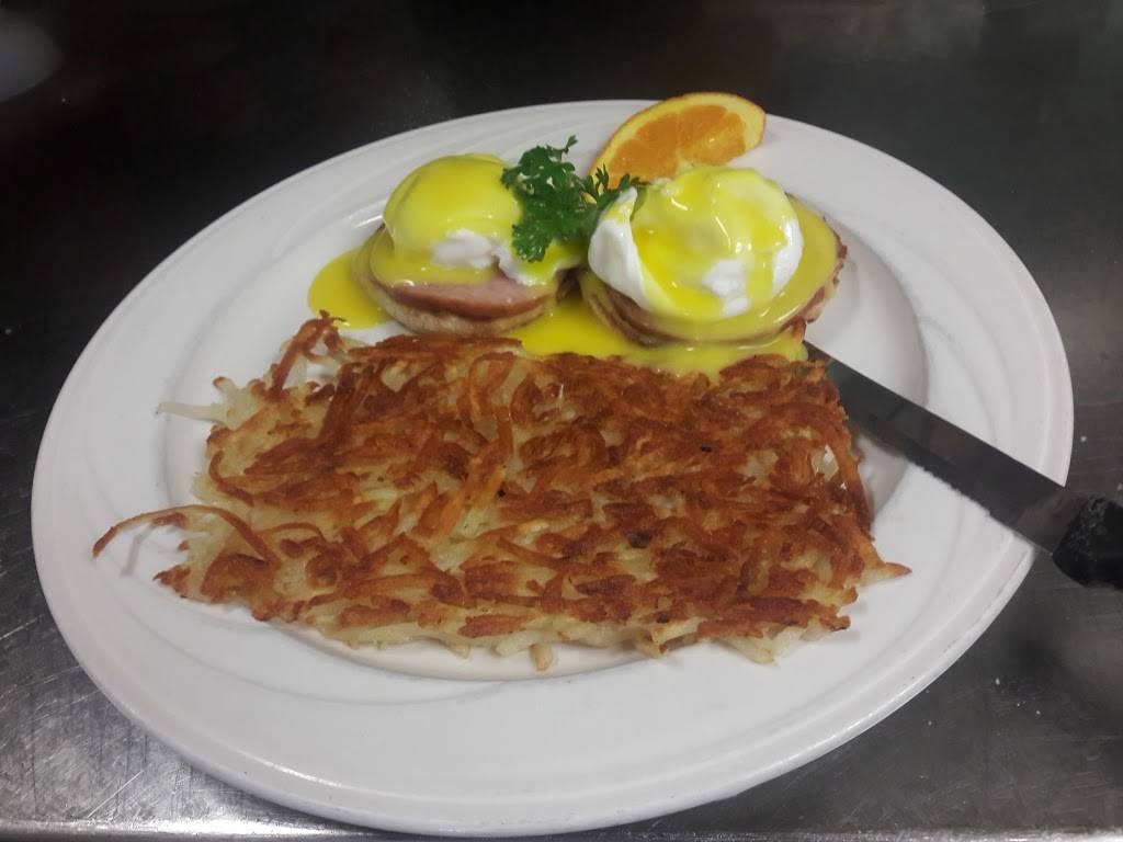 Umpas Diner | restaurant | 1115 N Courtenay Pkwy, Merritt Island, FL 32953, USA | 3214543422 OR +1 321-454-3422