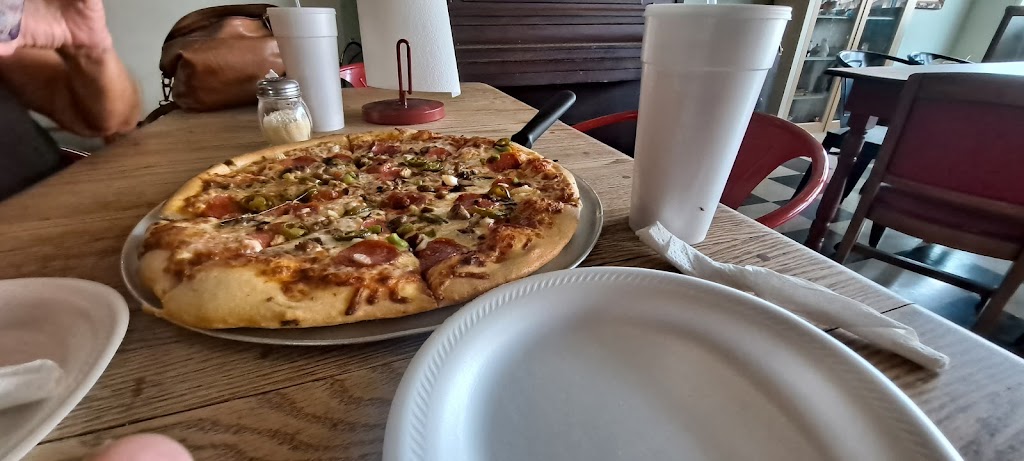 Sweet T Pizza | restaurant | 109 N Main St, Crowell, TX 79227, USA | 9406841357 OR +1 940-684-1357