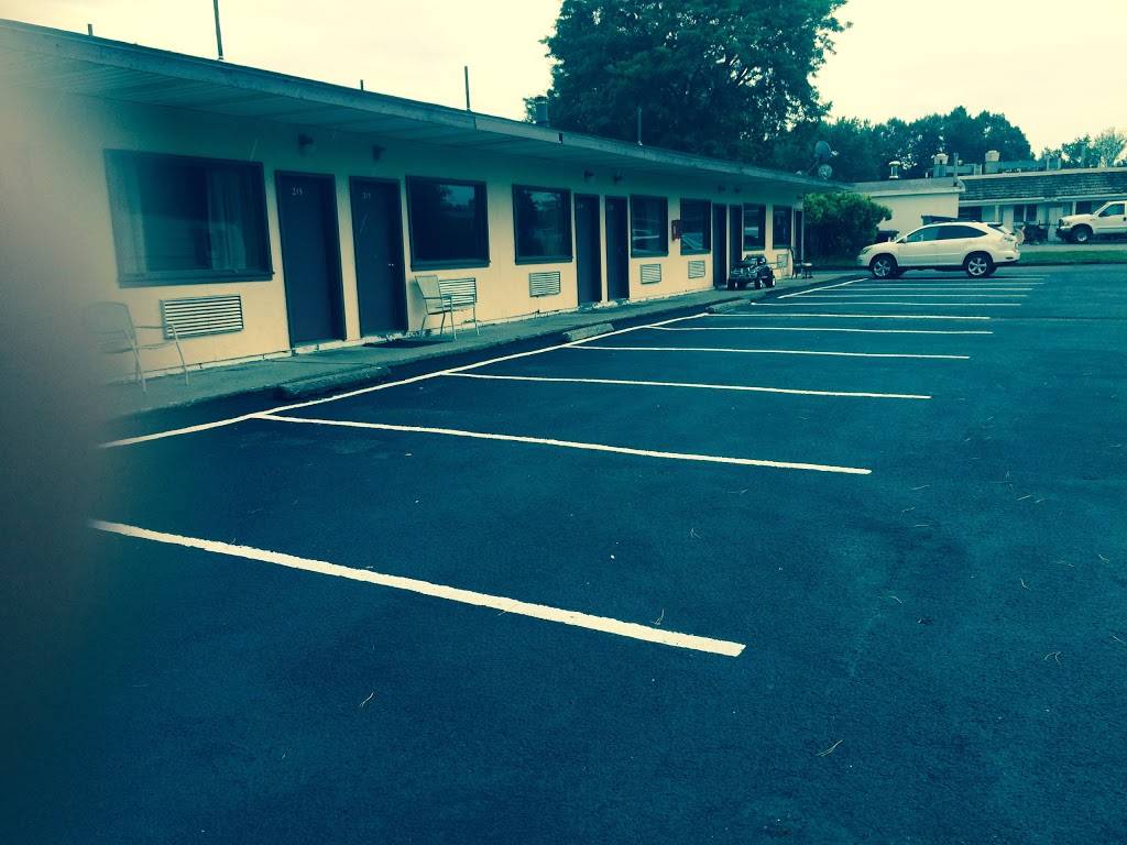 Grand Prix Motel | restaurant | 6 Round Lake Rd, Ballston Lake, NY 12019, USA | 5188997500 OR +1 518-899-7500