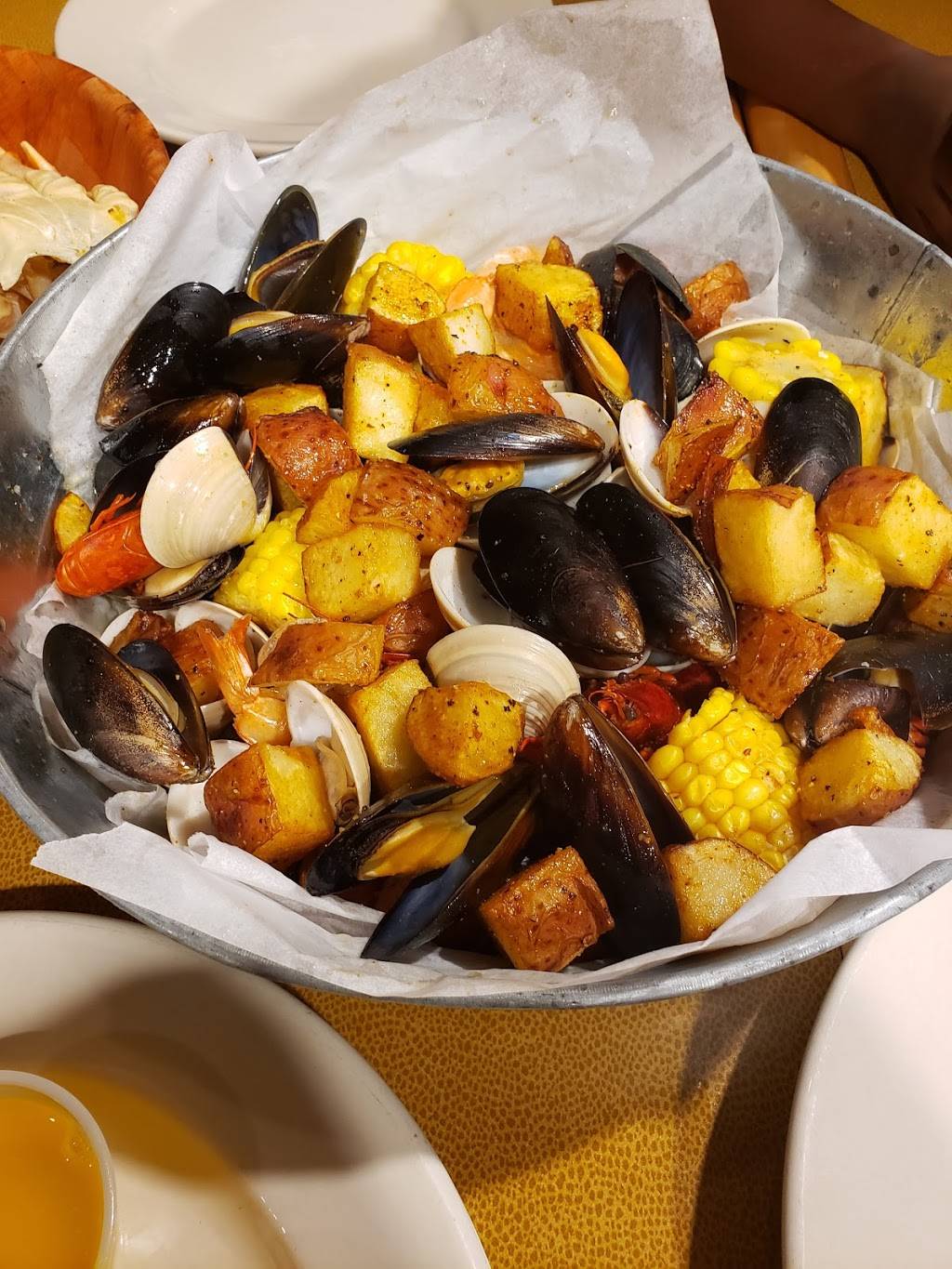 Lighthouse Lobster Feast | restaurant | 7675 W Irlo Bronson Memorial Hwy, Kissimmee, FL 34747, USA | 4075073899 OR +1 407-507-3899