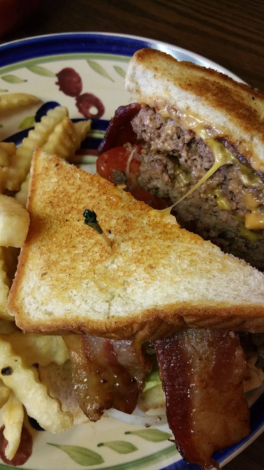 Crossed-Eyed Cricket | restaurant | 2101 W Pennsylvania St, Evansville, IN 47712, USA | 8124226464 OR +1 812-422-6464