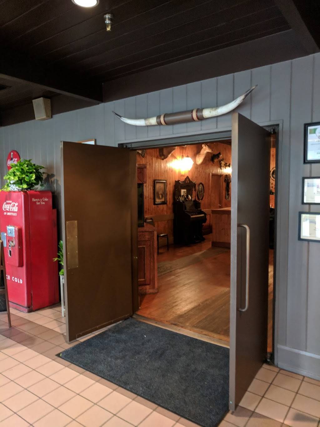 Austins Cattle Co | restaurant | 2101 W Hill Ave, Valdosta, GA 31601, USA | 2292599333 OR +1 229-259-9333