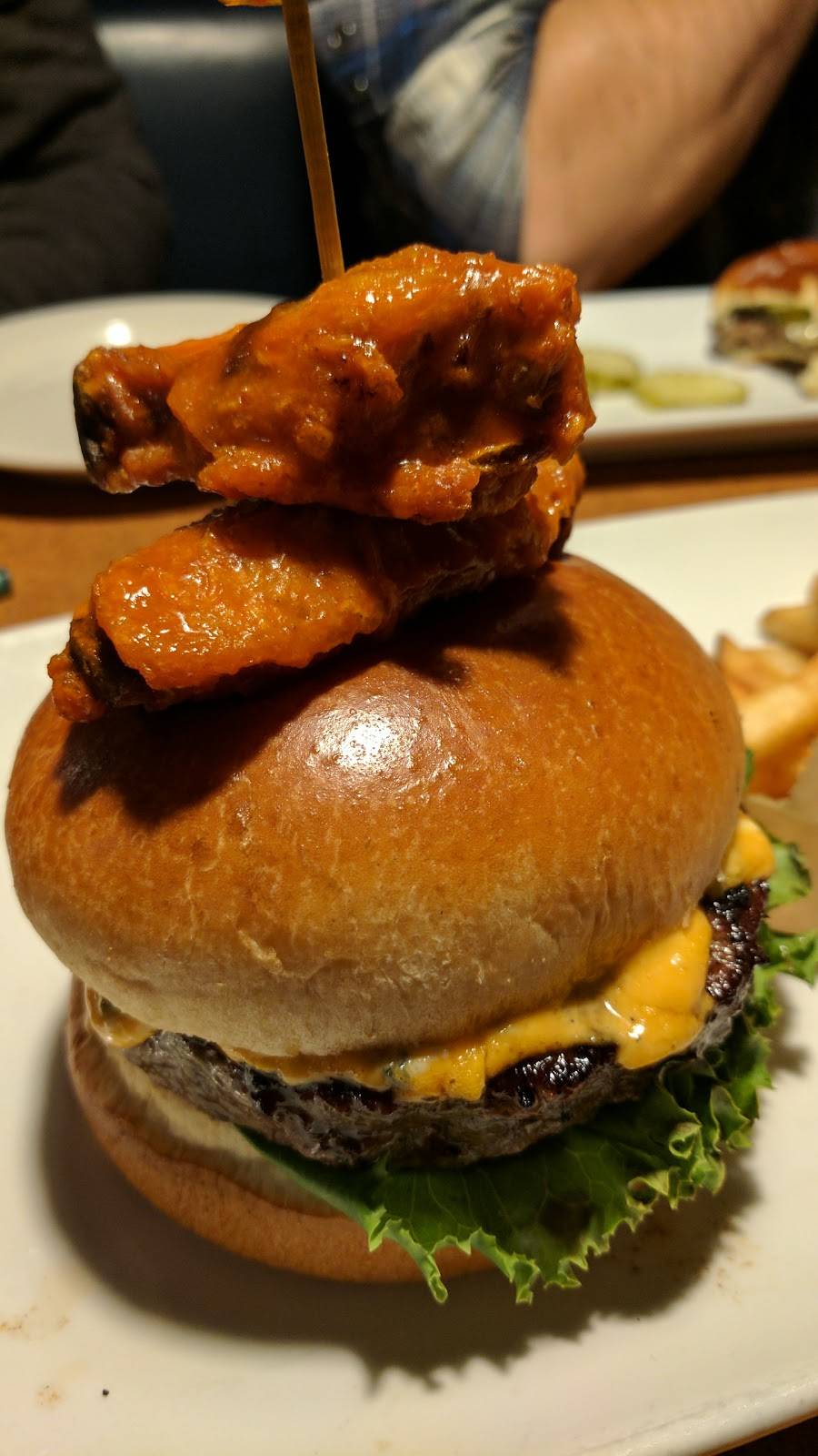 TGI Fridays | restaurant | 319 US-130, East Windsor, NJ 08520, USA | 6094901450 OR +1 609-490-1450