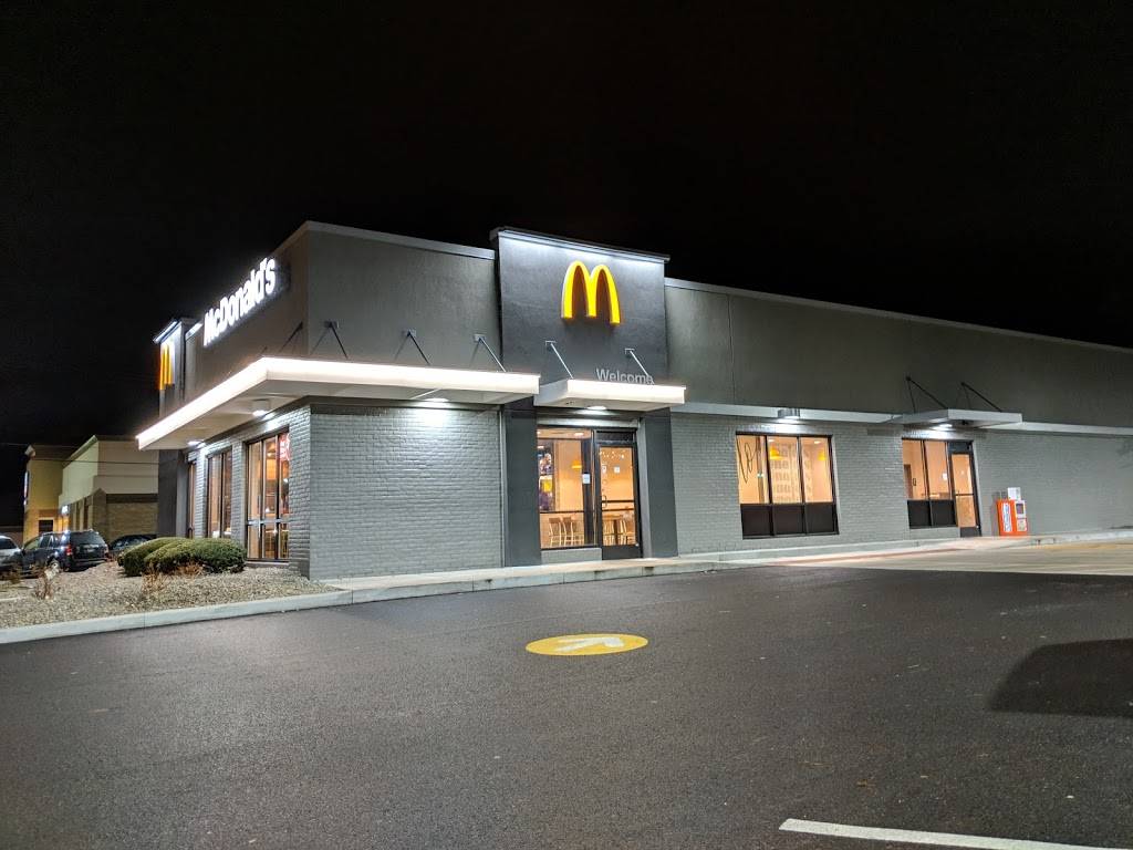 McDonalds | cafe | 691 McCartney Rd, Youngstown, OH 44505, USA | 3307476474 OR +1 330-747-6474