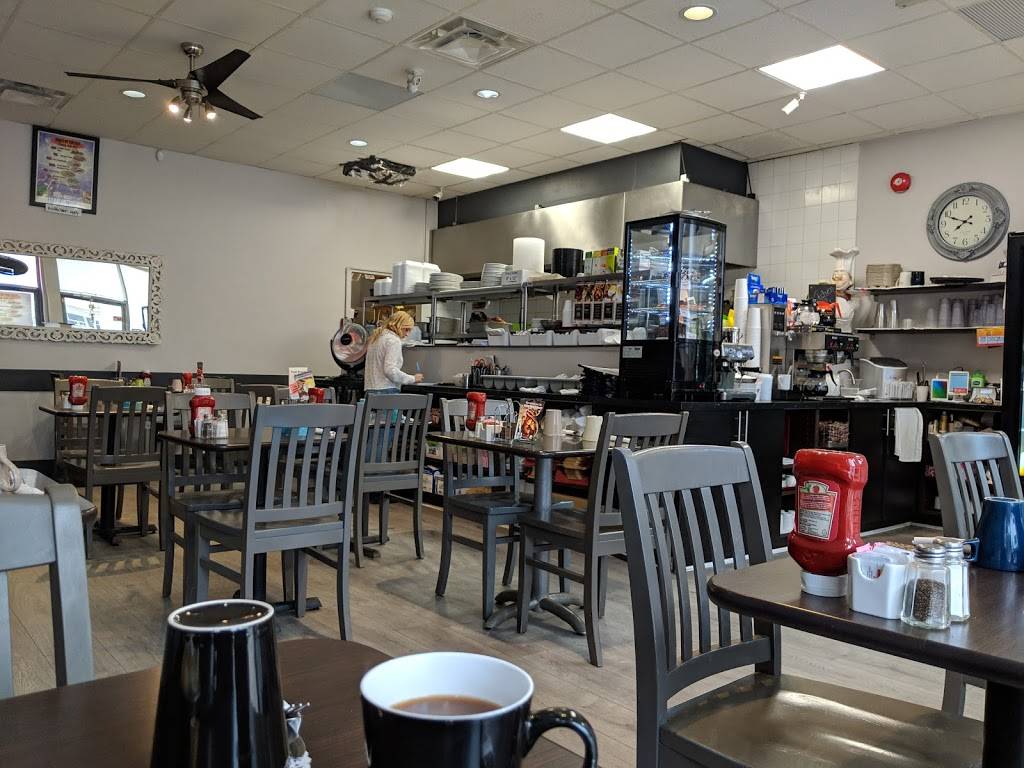 Maggies Diner | restaurant | 360 Lakeshore Rd W, Mississauga, ON L5H 1H3, Canada | 9052784405 OR +1 905-278-4405