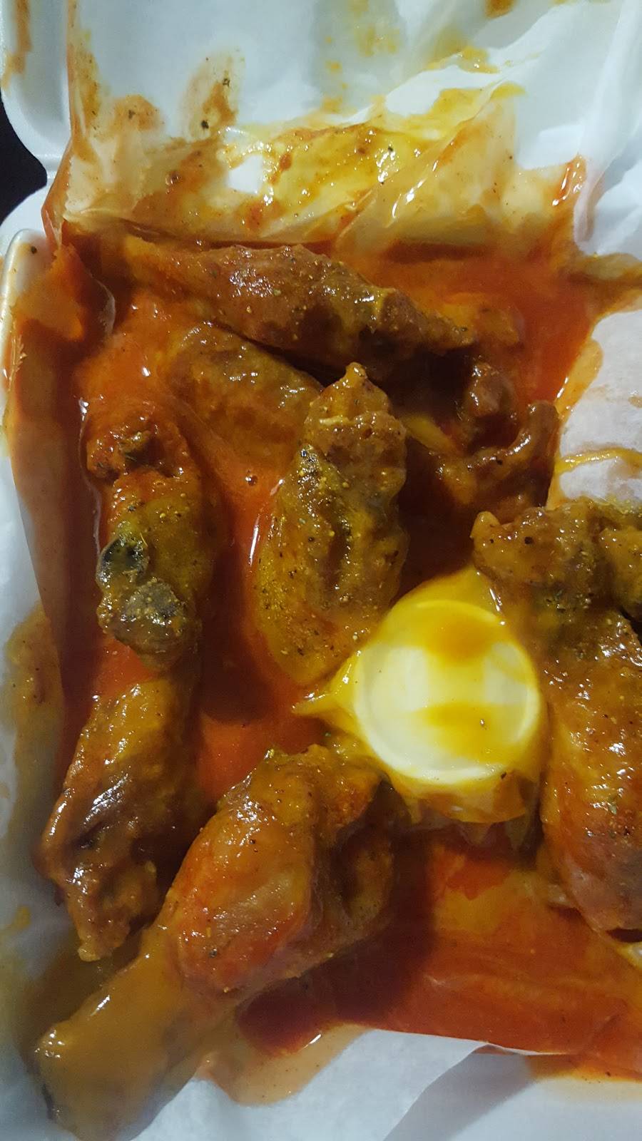 Dixie Queen | restaurant | 1181 S Bellevue Blvd, Memphis, TN 38106, USA | 9019464863 OR +1 901-946-4863