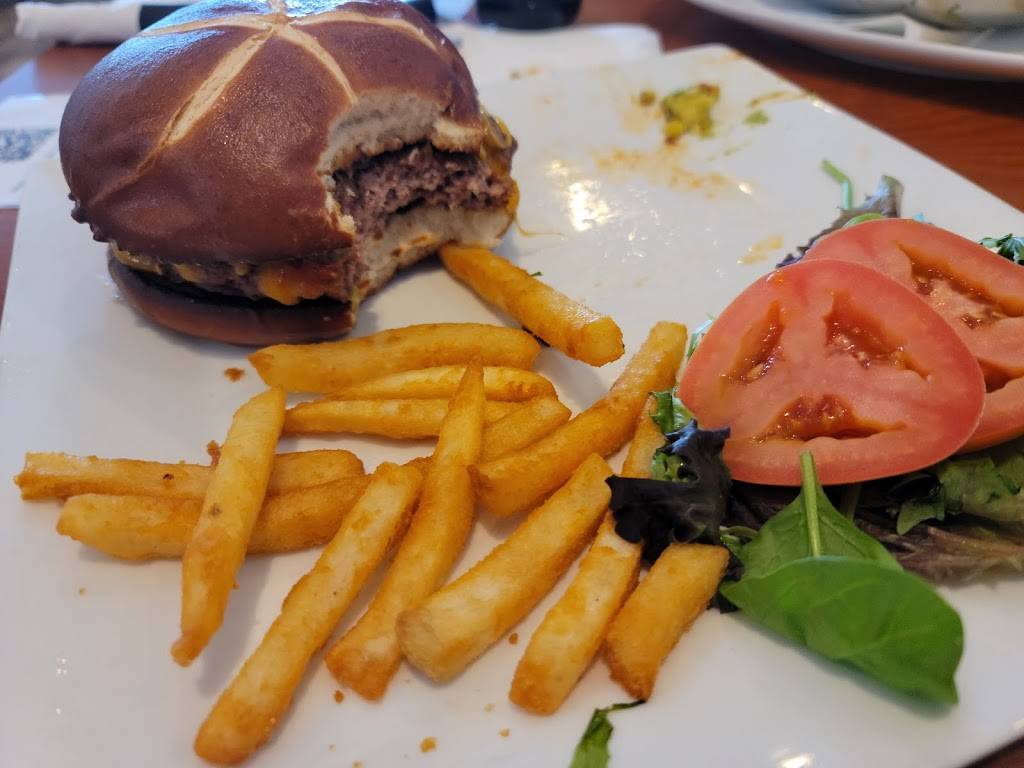 Axels Bistro Cafe | restaurant | 131 W Dundee Rd, Buffalo Grove, IL 60089, USA | 8477778932 OR +1 847-777-8932