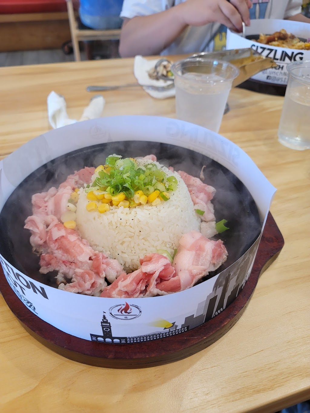 Sizzling Lunch | restaurant | 40522 Albrae St, Fremont, CA 94538, USA | 5105736122 OR +1 510-573-6122