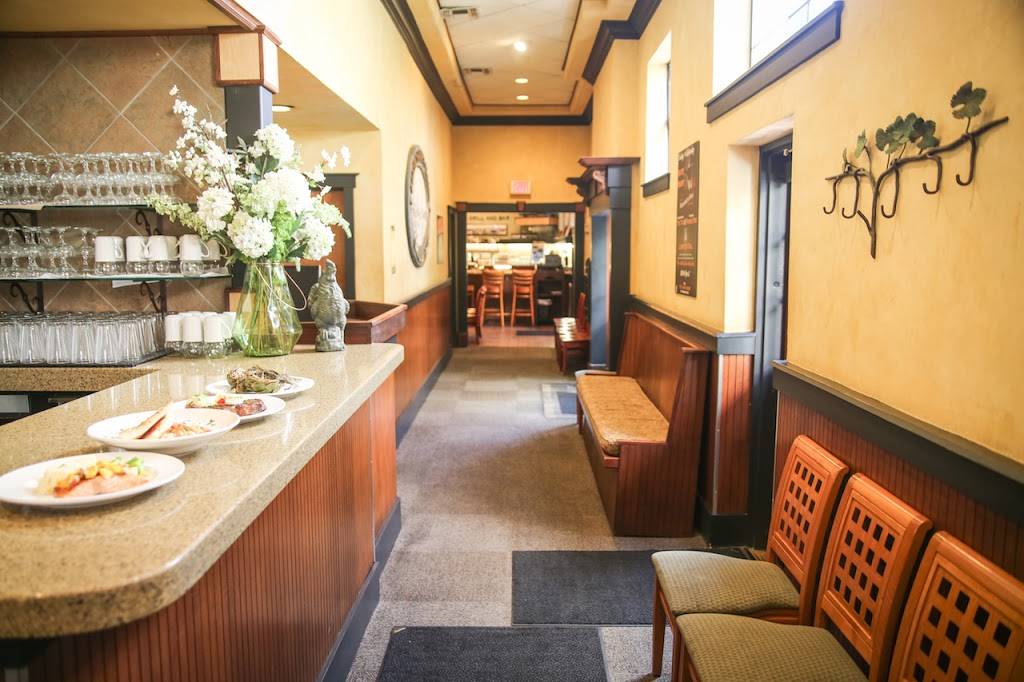 Merchant & Main Grill & Bar | restaurant | 349 Merchant St, Vacaville, CA 95688, USA | 7074460368 OR +1 707-446-0368