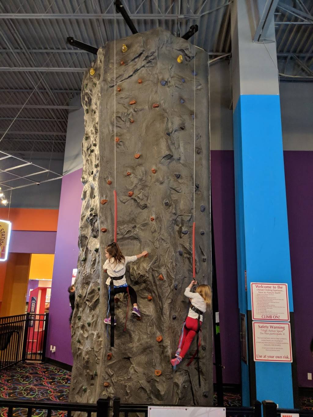 iT’Z Family Food & Fun - Houston | restaurant | 18355 Tomball Pkwy, Houston, TX 77070, USA | 8326782151 OR +1 832-678-2151