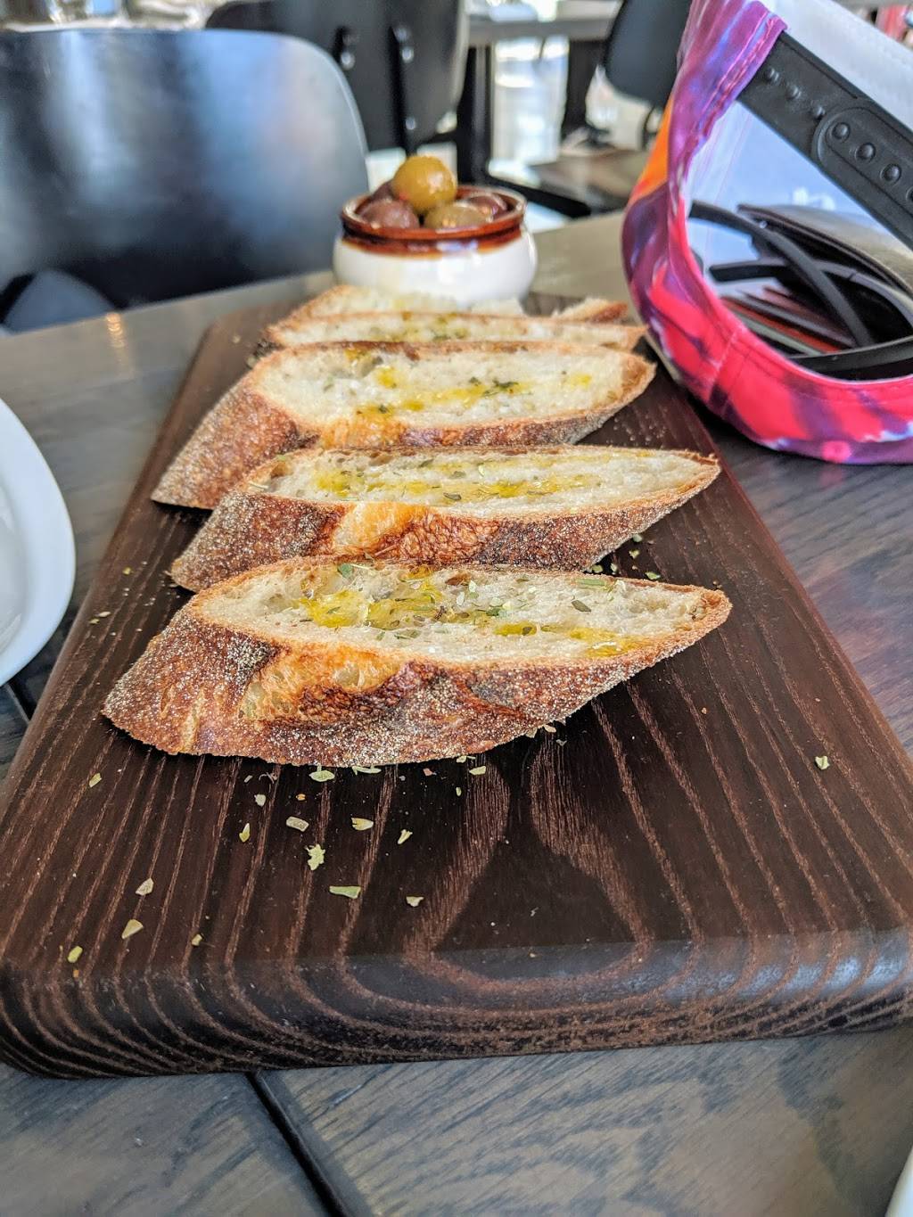 Il Ponte Cucina Italiana | restaurant | 625 Queen St E, Toronto, ON M4M 1G7, Canada | 4167780404 OR +1 416-778-0404