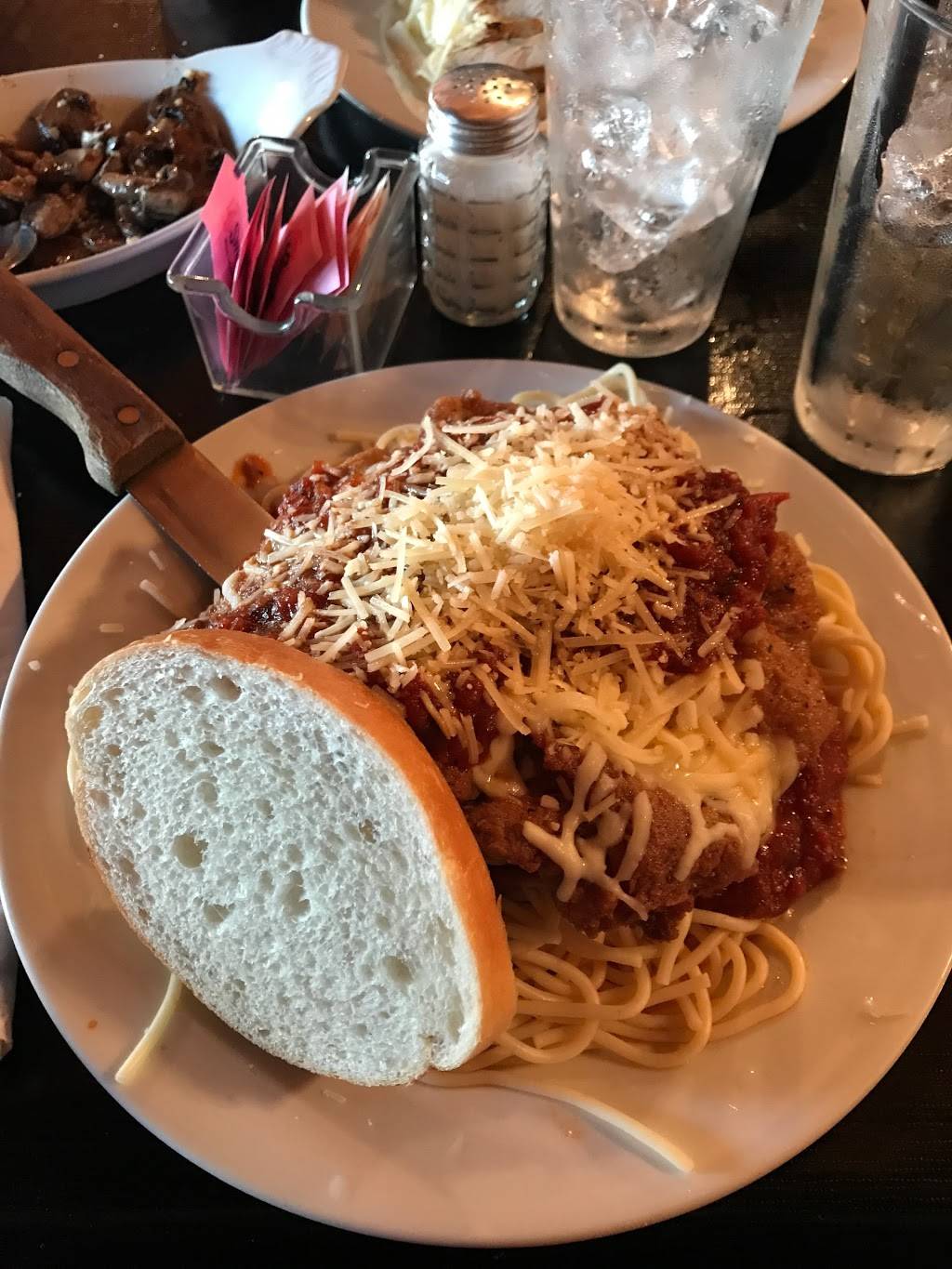 Stuffed Olive | restaurant | 800 Lakeshore Dr, Eufaula, OK 74432, USA | 9186899565 OR +1 918-689-9565