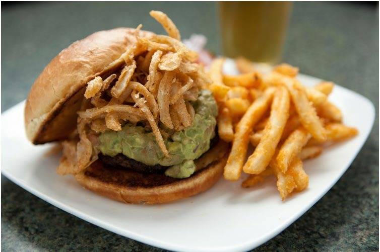 Three Monkeys Pub | restaurant | 21 W 112th Ave, Crown Point, IN 46307, USA | 2196627000 OR +1 219-662-7000