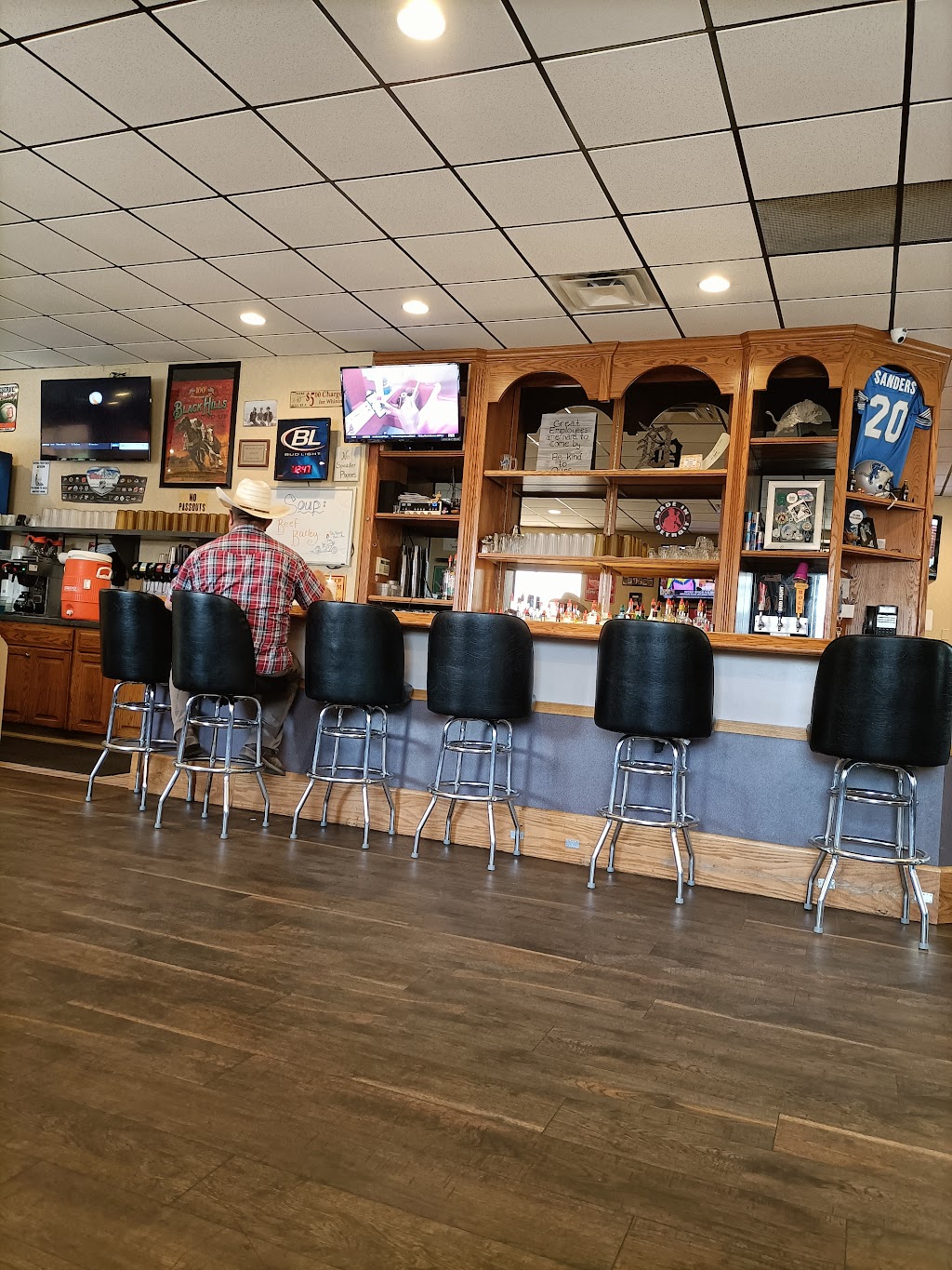 Stadium Sports Grill | restaurant | 818 5th Ave, Belle Fourche, SD 57717, USA | 6057239521 OR +1 605-723-9521