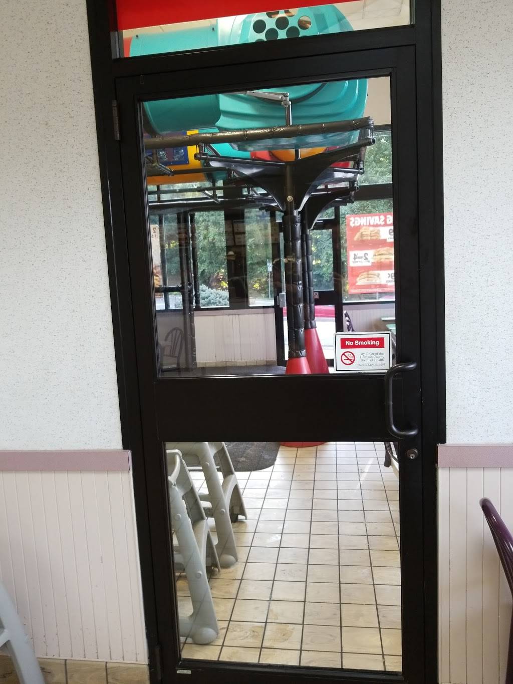 Burger King | restaurant | 698 Oakmound Dr, Clarksburg, WV 26301, USA | 3042442724 OR +1 304-244-2724