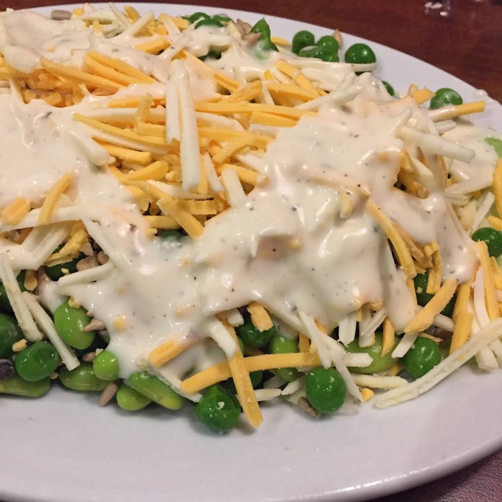 Ruby Tuesday | restaurant | 1226 Old Country Rd, Westbury, NY 11590, USA | 5162285176 OR +1 516-228-5176