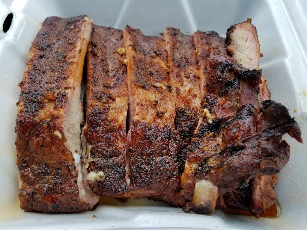 Joes Texas Barbeque | restaurant | 2052 Holmgren Way, Green Bay, WI 54304, USA | 9204301404 OR +1 920-430-1404