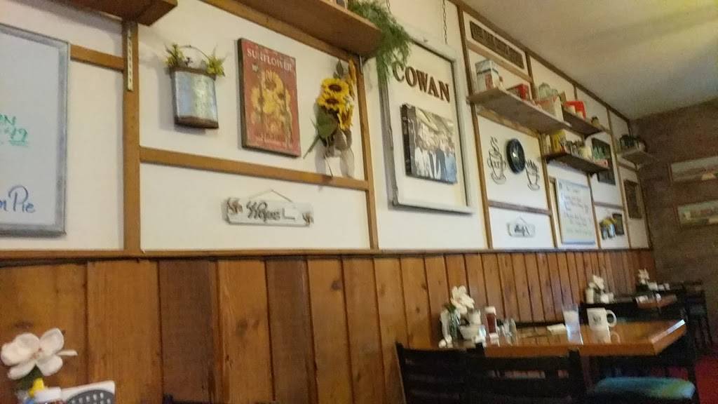 Maxs Cubbard | restaurant | 112 N Lebanon St, Lebanon, IN 46052, USA | 7654830838 OR +1 765-483-0838