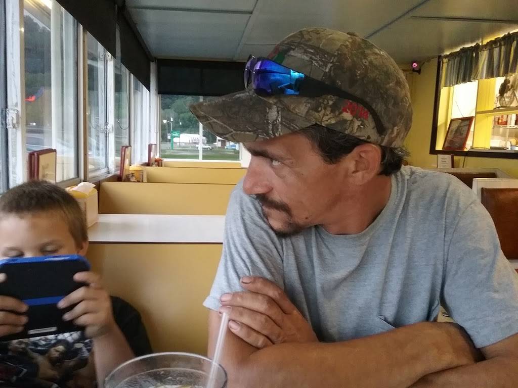 Valley Diner | restaurant | State Hwy 20, Pine Grove, WV 26437, USA | 3048892166 OR +1 304-889-2166