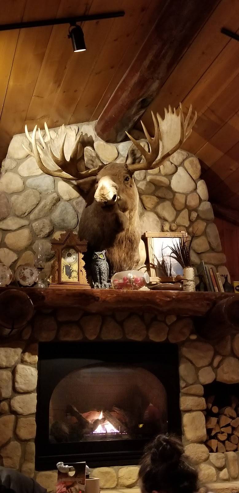 Famous Daves Bar-B-Que | restaurant | 2750 Pine Lake Rd, Lincoln, NE 68516, USA | 4024213434 OR +1 402-421-3434