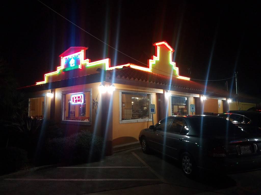 El Tequila | restaurant | 7666-7614 Marbach Rd, San Antonio, TX 78227, USA | 2106735700 OR +1 210-673-5700