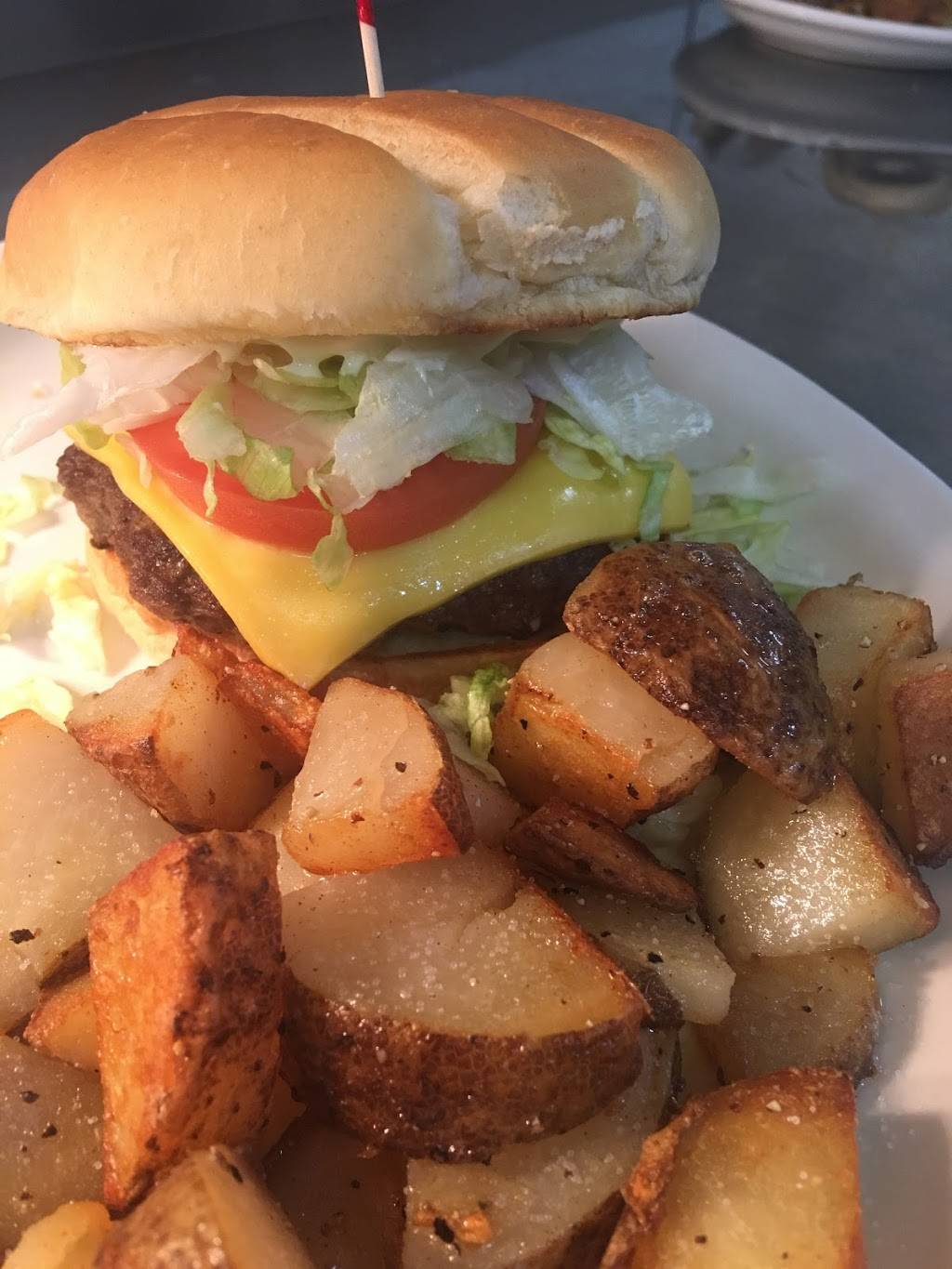 Woodys Bar & Grill | restaurant | 111 4th St N, Greenwald, MN 56335, USA | 3209873161 OR +1 320-987-3161