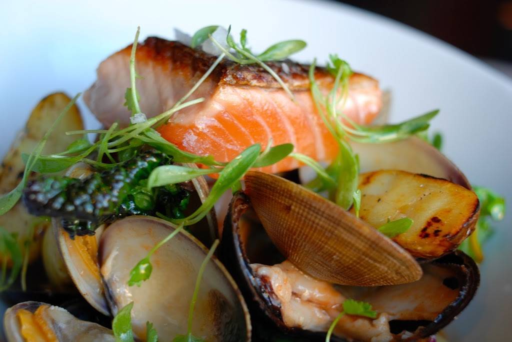 Lucca Bar & Grill | restaurant | 439 1st St, Benicia, CA 94510, USA | 7077453749 OR +1 707-745-3749