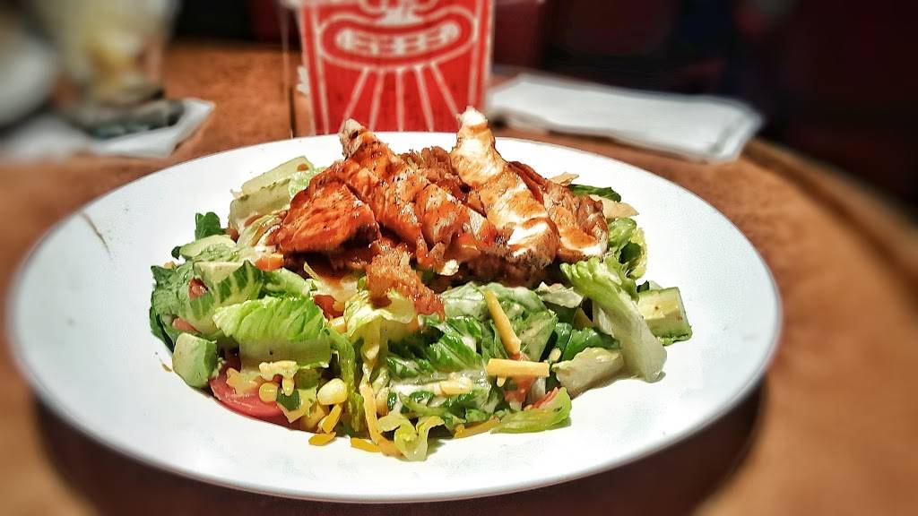 TGI Fridays | restaurant | 4000 City Ave, Philadelphia, PA 19131, USA | 2158787070 OR +1 215-878-7070