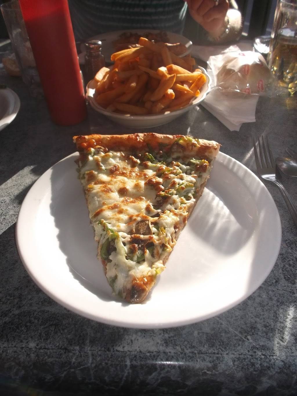 Quebec Pizzeria | restaurant | 560 Rang Notre-Dame, Saint-Chrysostome, QC J0S 1R0, Canada | 4508260763 OR +1 450-826-0763