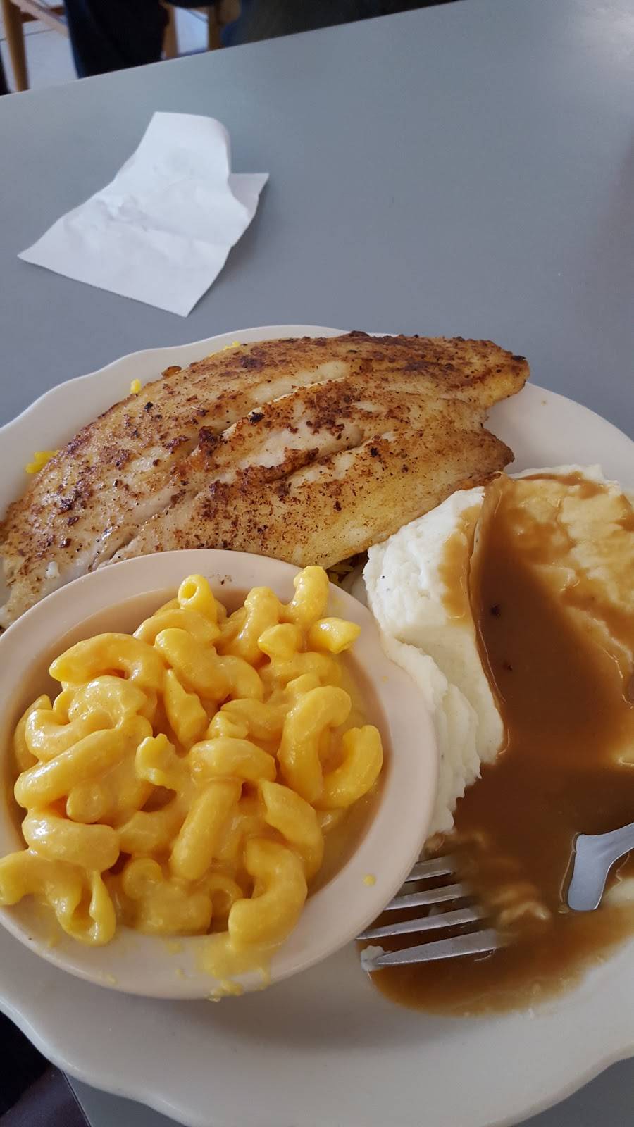 Harborside Grill | restaurant | 4103 Causeway Blvd, Tampa, FL 33619, USA | 8132474565 OR +1 813-247-4565