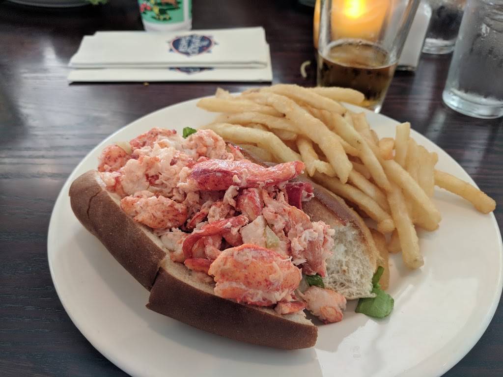 The Seafood Shanty | restaurant | 31 Dock St, Edgartown, MA 02539, USA | 5086278622 OR +1 508-627-8622