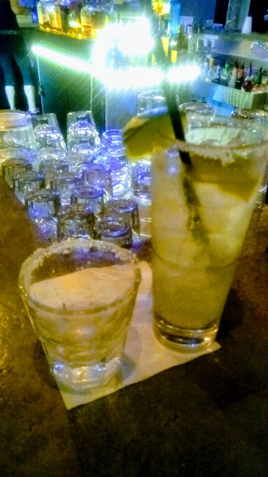 Liaison Lounge | restaurant | 2667 Alta Arden Expy, Sacramento, CA 95825, USA | 9164871040 OR +1 916-487-1040